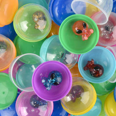 1" Mini Glitter Alien Figurine In 2" Capsule - LLB Toys